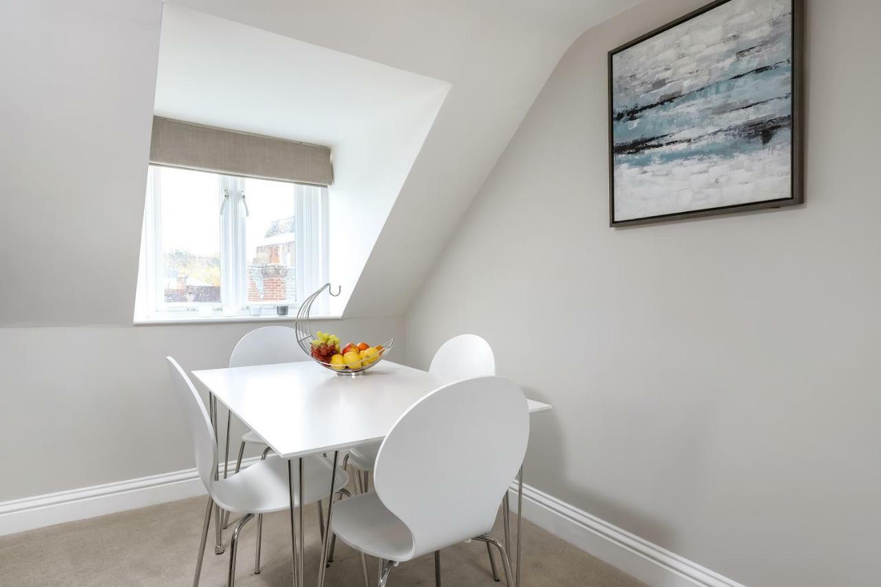 Gorgeous Apartment In The Centre Of 윈체스터 외부 사진